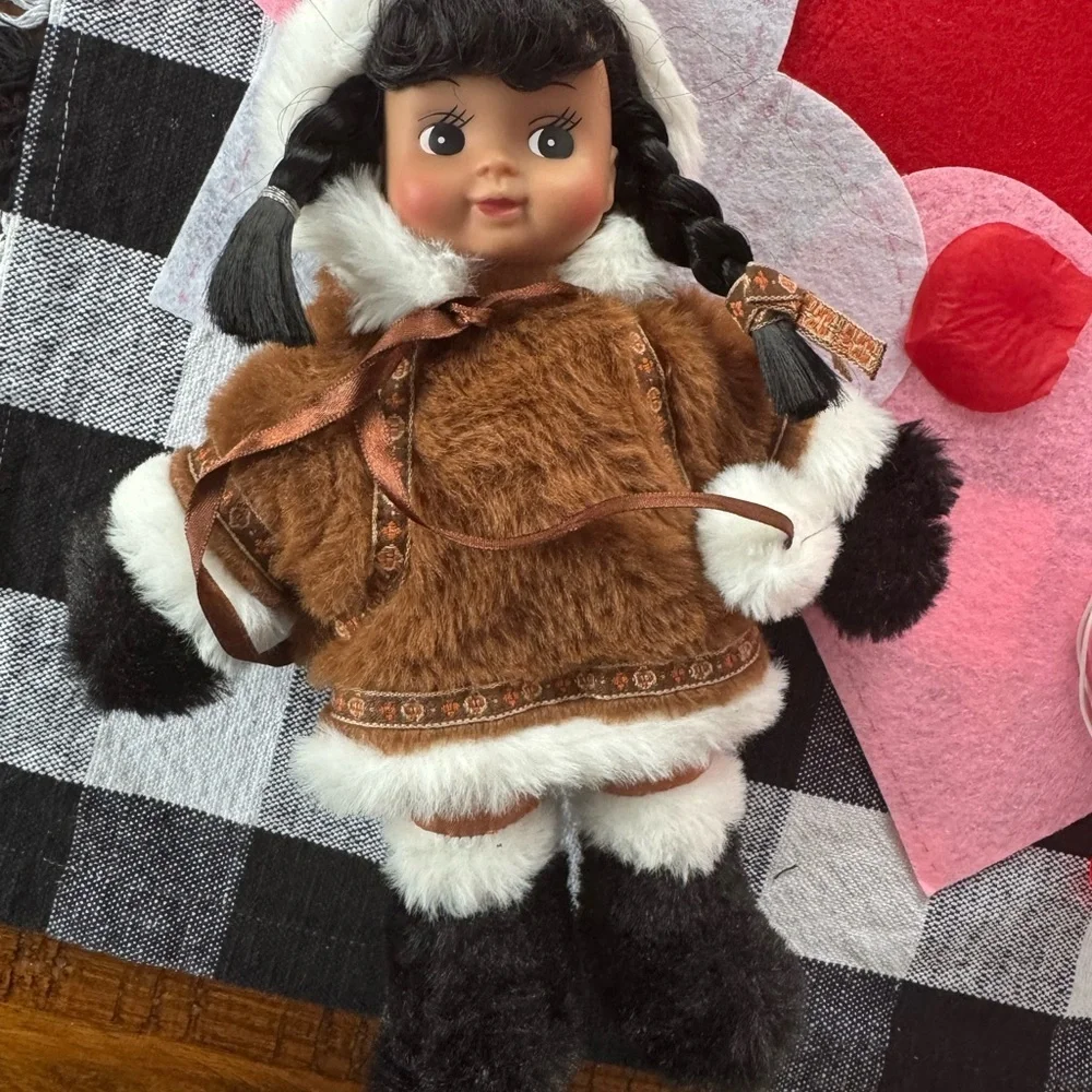 Brown and White Action Figure with Distinctive Features - Picture 2 of 7